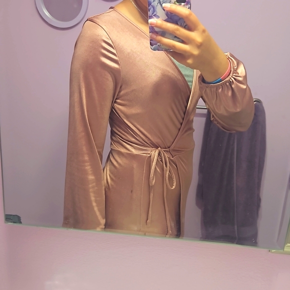 Mi Ami V Dress with Tie on Left side - Picture 5 of 5